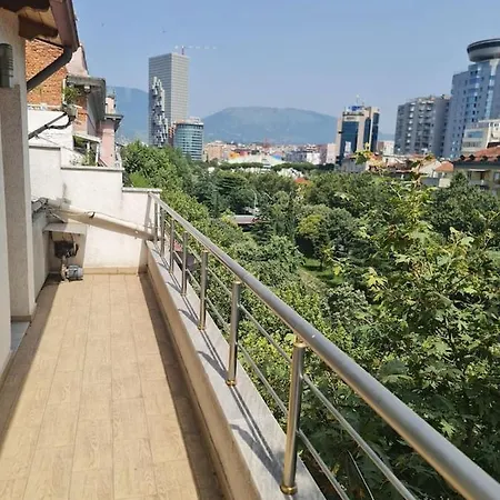 Apartment Penthahouse Shallvare *